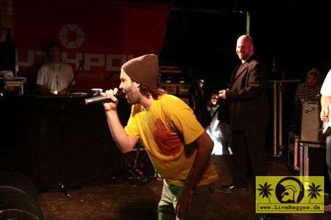 Dr. Ring Ding (D) with Goldi and The Sharp Axe Band - 14. Reggae Jam Festival - Bersenbrueck 08. August 2008 (8).JPG